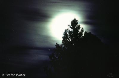 Dezember - Wolken und Mond